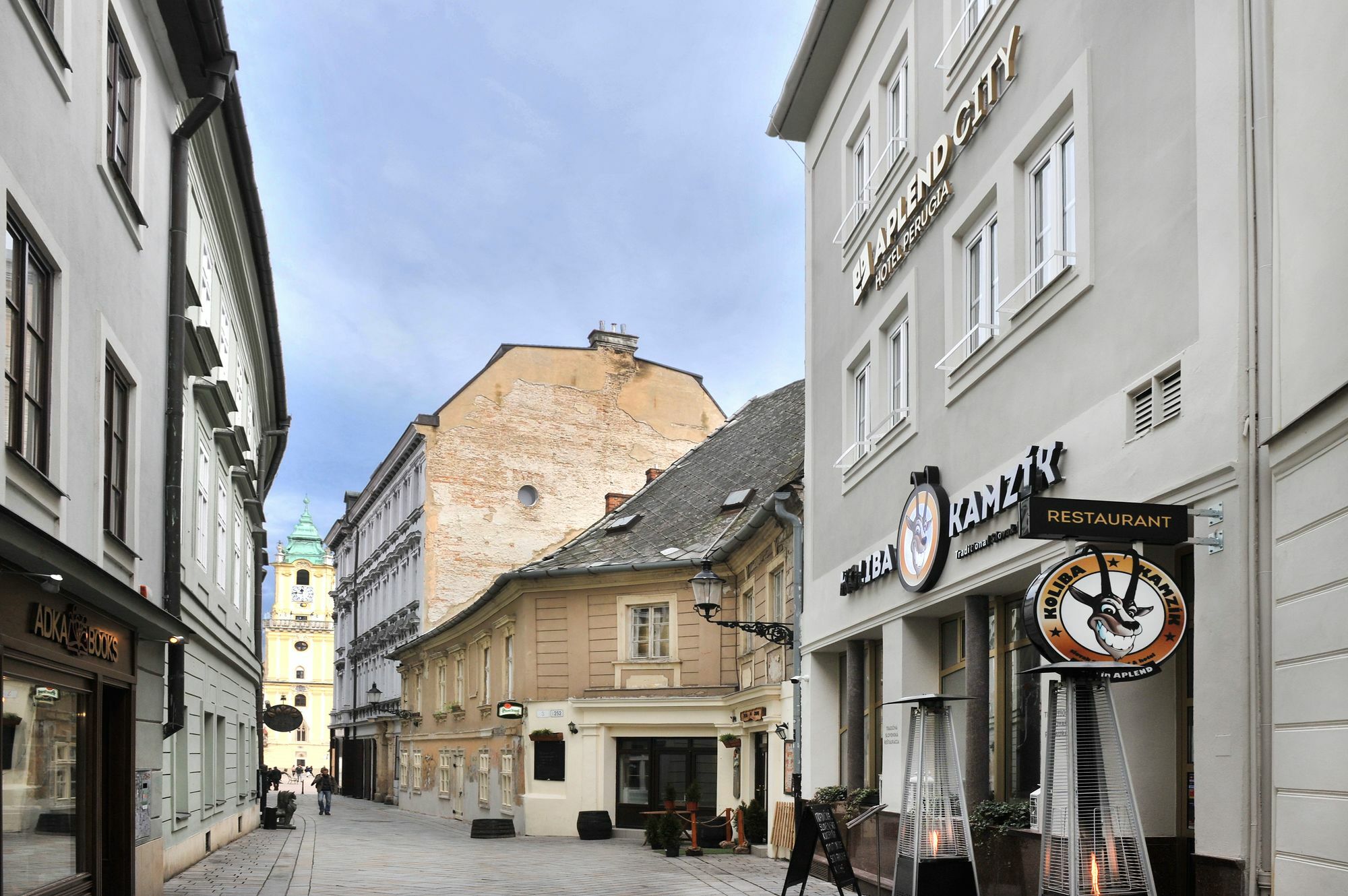 Aplend City Laurinska 11 Bratislava Buitenkant foto
